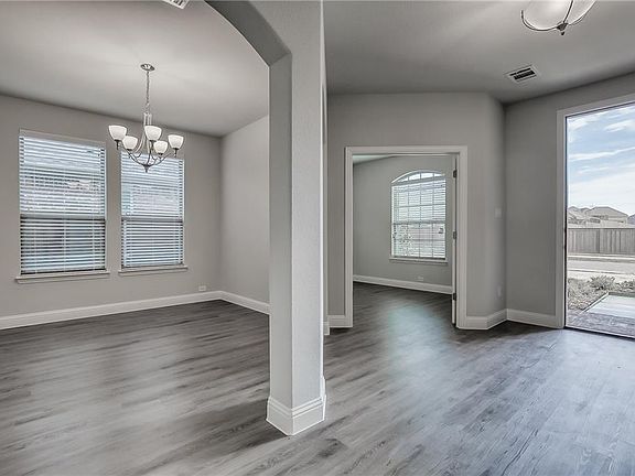 5th image of 3408 Weyburn Dr
