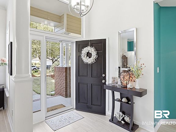 4th image of 618 Pinehurst Point