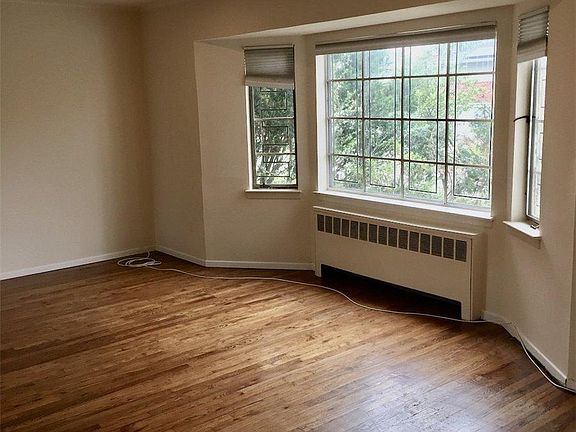 3rd image of 97 Nassau Ave