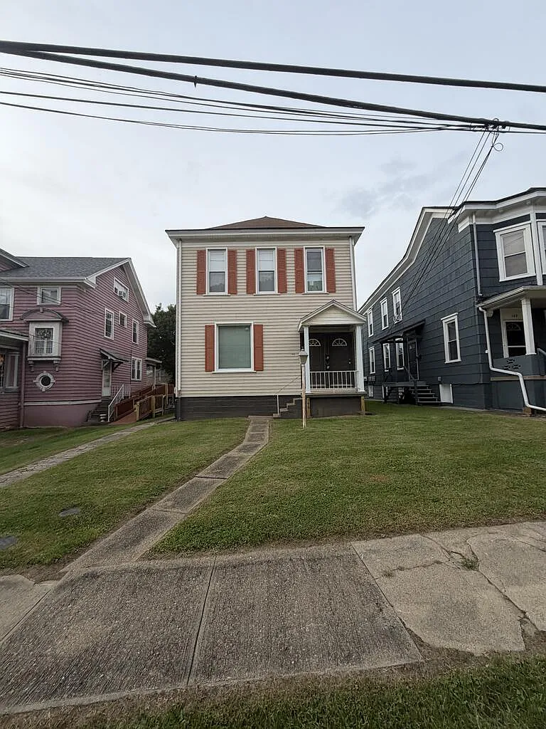 1 bed, 1.0 bath, 755 sqft, $820 — Photo 1