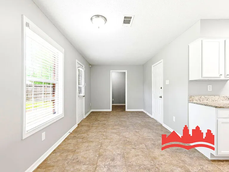 3989 Battlefield Dr — Photo 12
