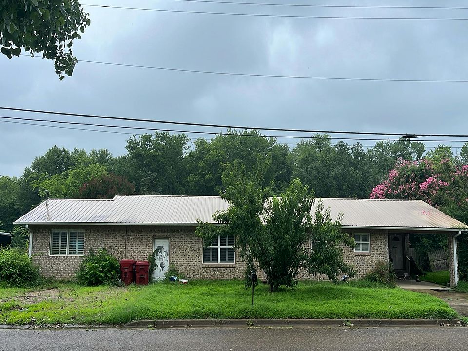 1st image of 402 Keith St