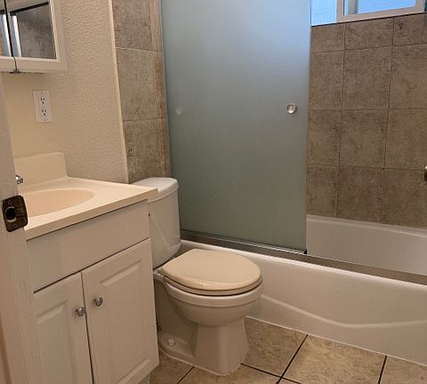 2nd image of 513 Northlake Dr APT 3
