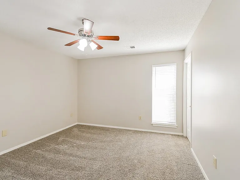 7184 Brandee Dr — Photo 9
