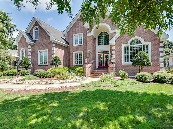 2nd image of 625 Stoneleigh Ct
