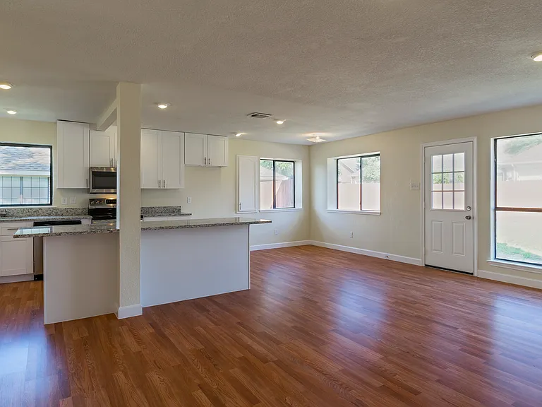 6536 Bronze Leaf Dr — Photo 17