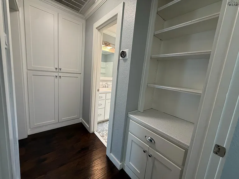 515 E Inwood Dr — Photo 13