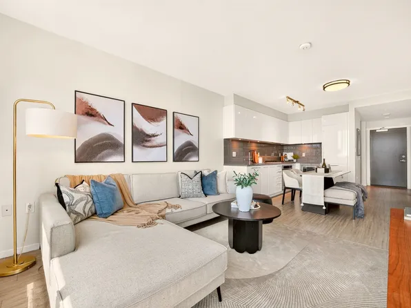 6658 Dow Ave #503, Burnaby, BC V5H 0C7
