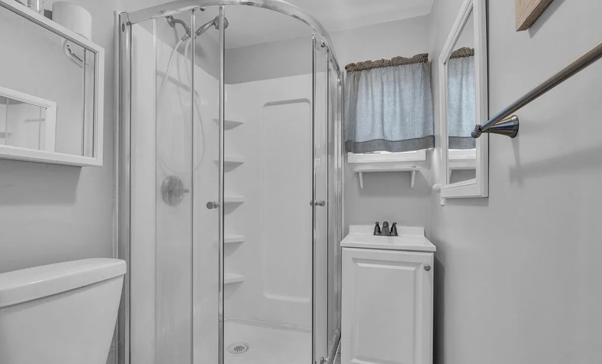2 bed, 800 sqft, $2,000 — Photo 4