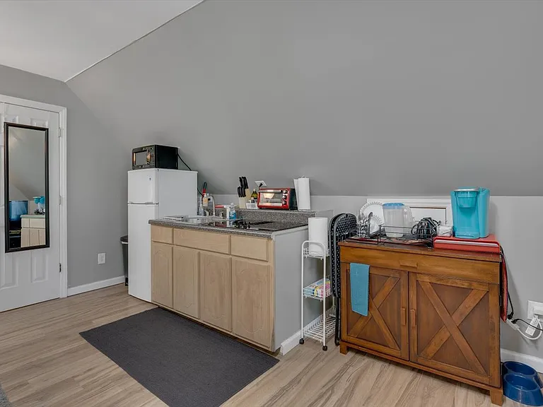 126 White Oak Dr #2 — Photo 4