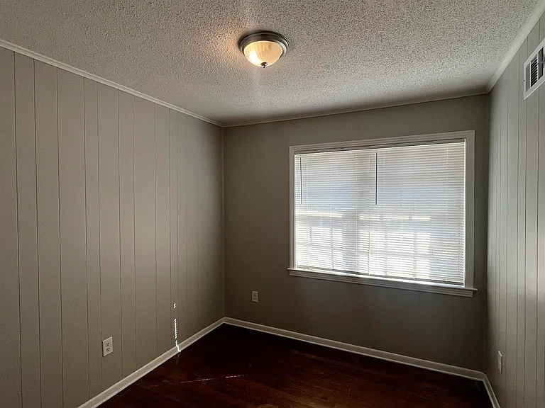 2547 Courtney Dr — Photo 16