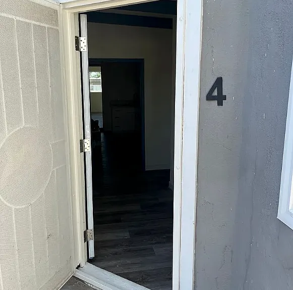 901 Hillcrest Pl #4 — Photo 17