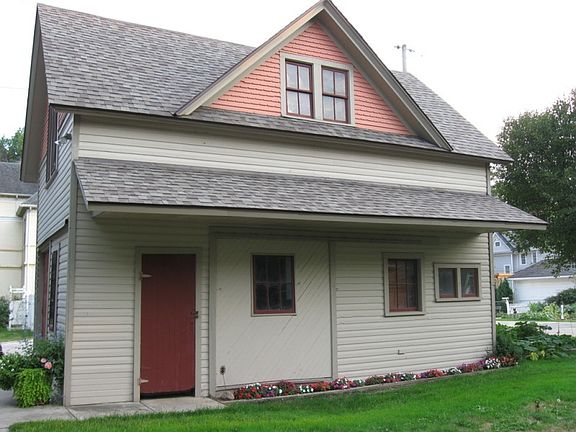 2nd image of 1301 McPherson Blvd