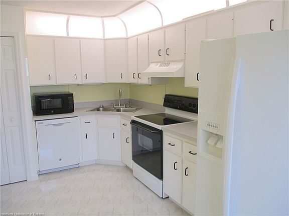 5th image of 66 Hickory Hills Cir