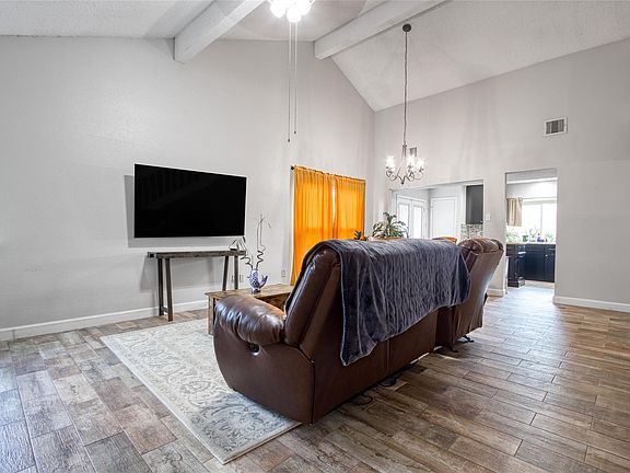 3rd image of 2422 Doverglen Drive