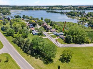 904 Jessie Ln, Random Lake, WI 53075