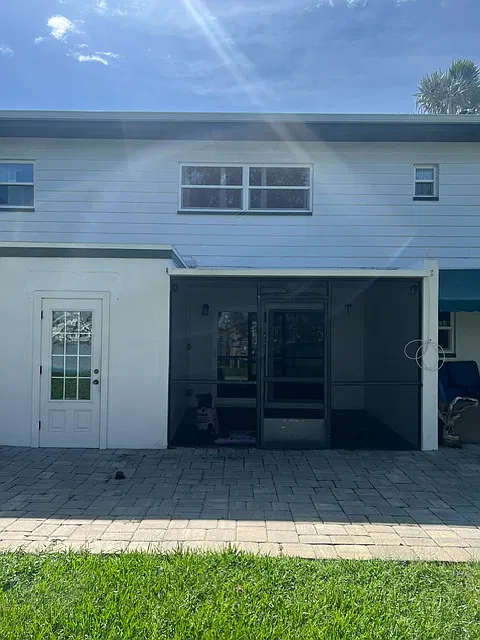 2 bed, 1.5 bath, 1057 sqft, $2,700 — Photo 3