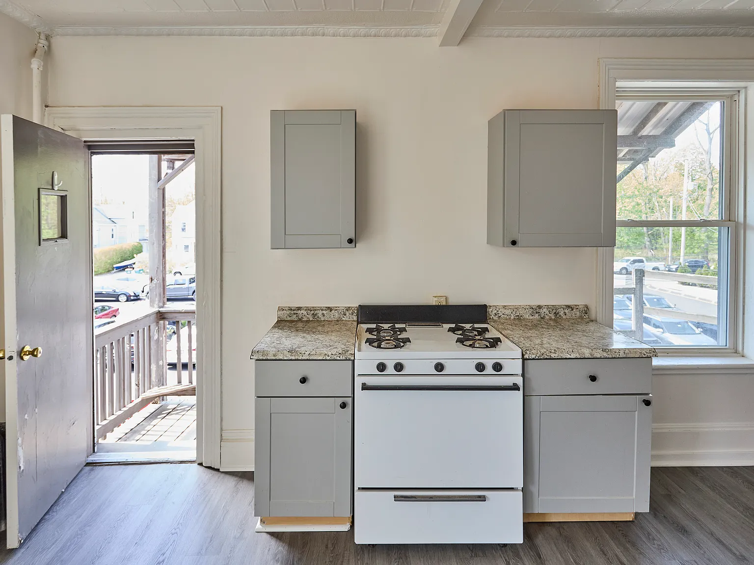 457 Main St — Photo 4