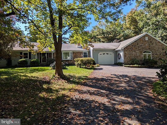2nd image of 605 Pisgah Rd
