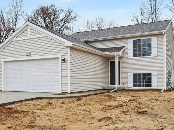 50719 Hunters Edge Trl, Elkhart, IN 46514