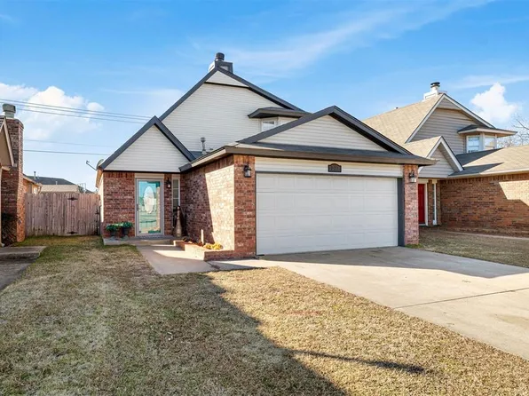 2401 Lakecrest Dr, Moore, OK 73170