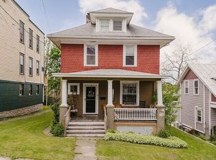 15 McKinstry Pl, Hudson, NY 12534