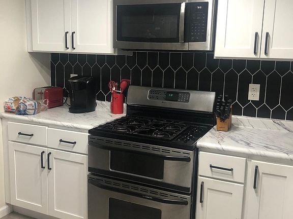 3rd image of 4718 Avenue O