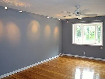 3436 Ainslie St — Photo 4