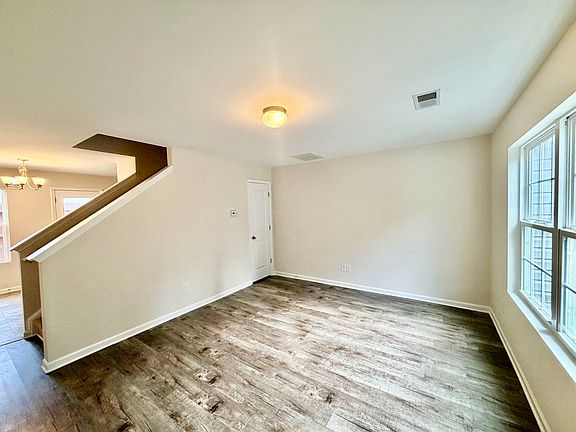 4th image of 328 Promised Land Dr