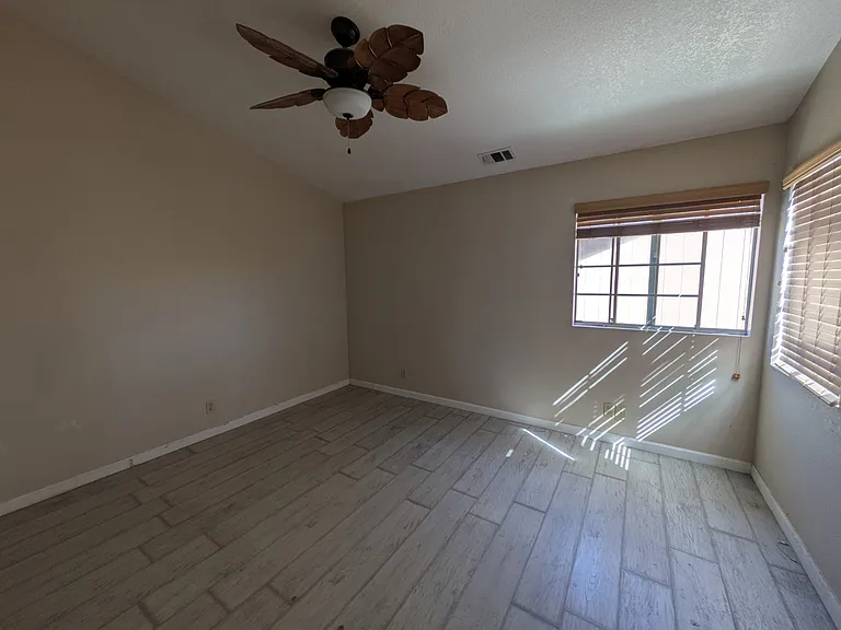 1430 Railroad St #2 — Photo 8