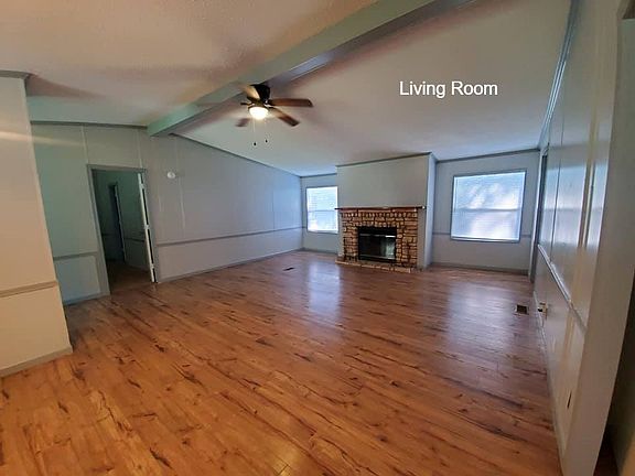 3rd image of 407 Summitt Dr