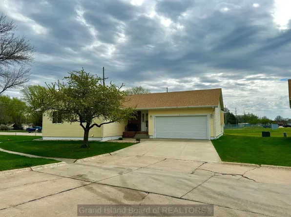 7 Via Trivoli, Grand Island, NE 68803
