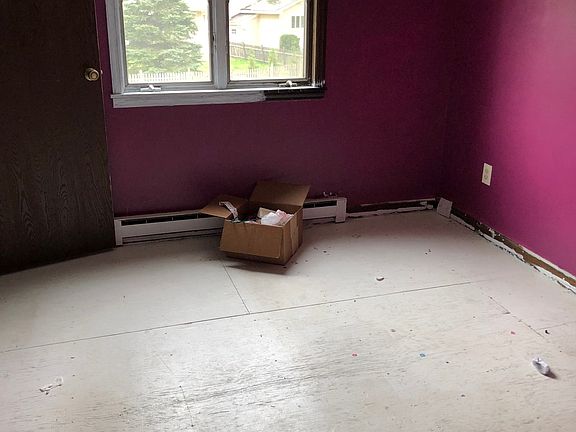 3rd image of 21 Heinrick St