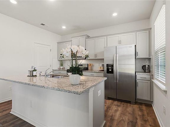 3rd image of 4611 Reedy Creek Farm Cir