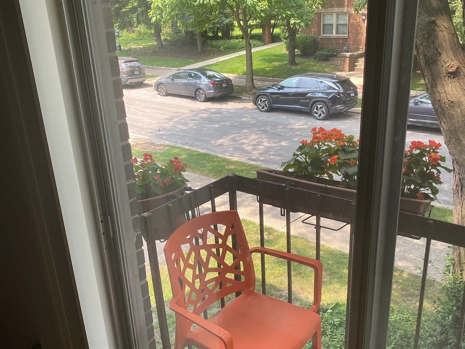943 Pleasant St — Photo 4
