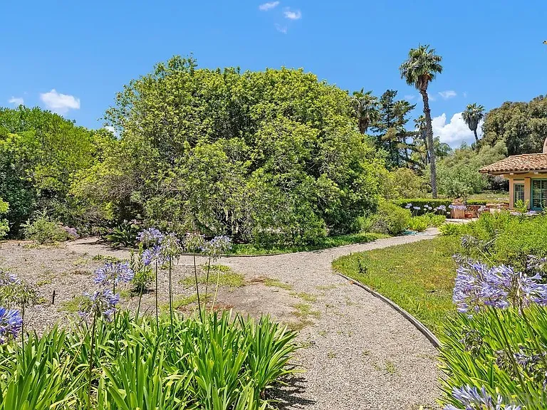 17240 Avenida De Acacias — Photo 44