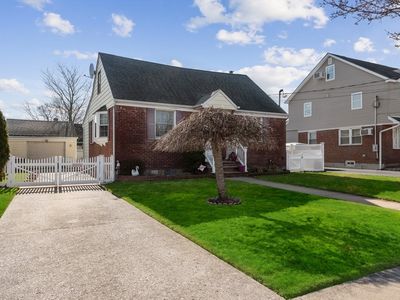 528 Hull St, East Meadow, NY, 11554