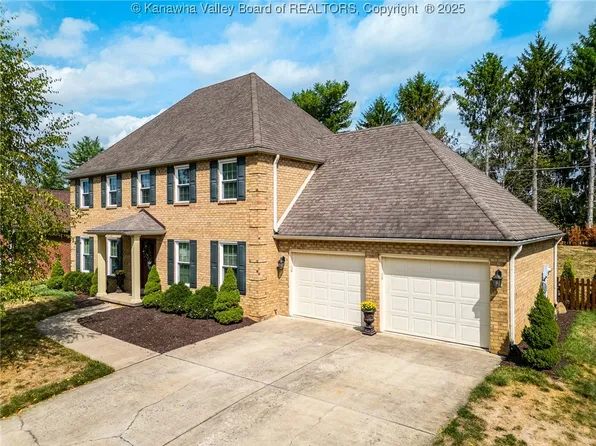 1013 Moss Creek Dr, Hurricane, WV 25526