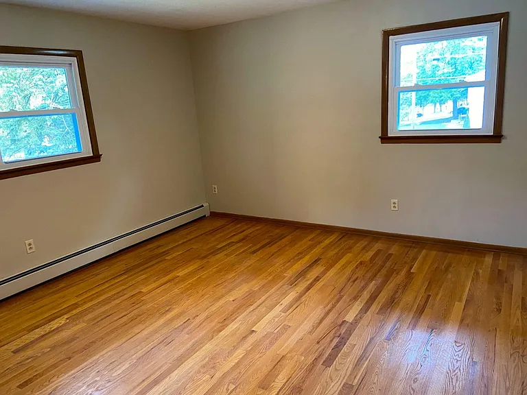 890 Damon Dr — Photo 14