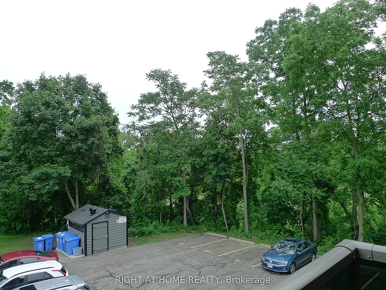 2373 King St E #26 — Photo 27