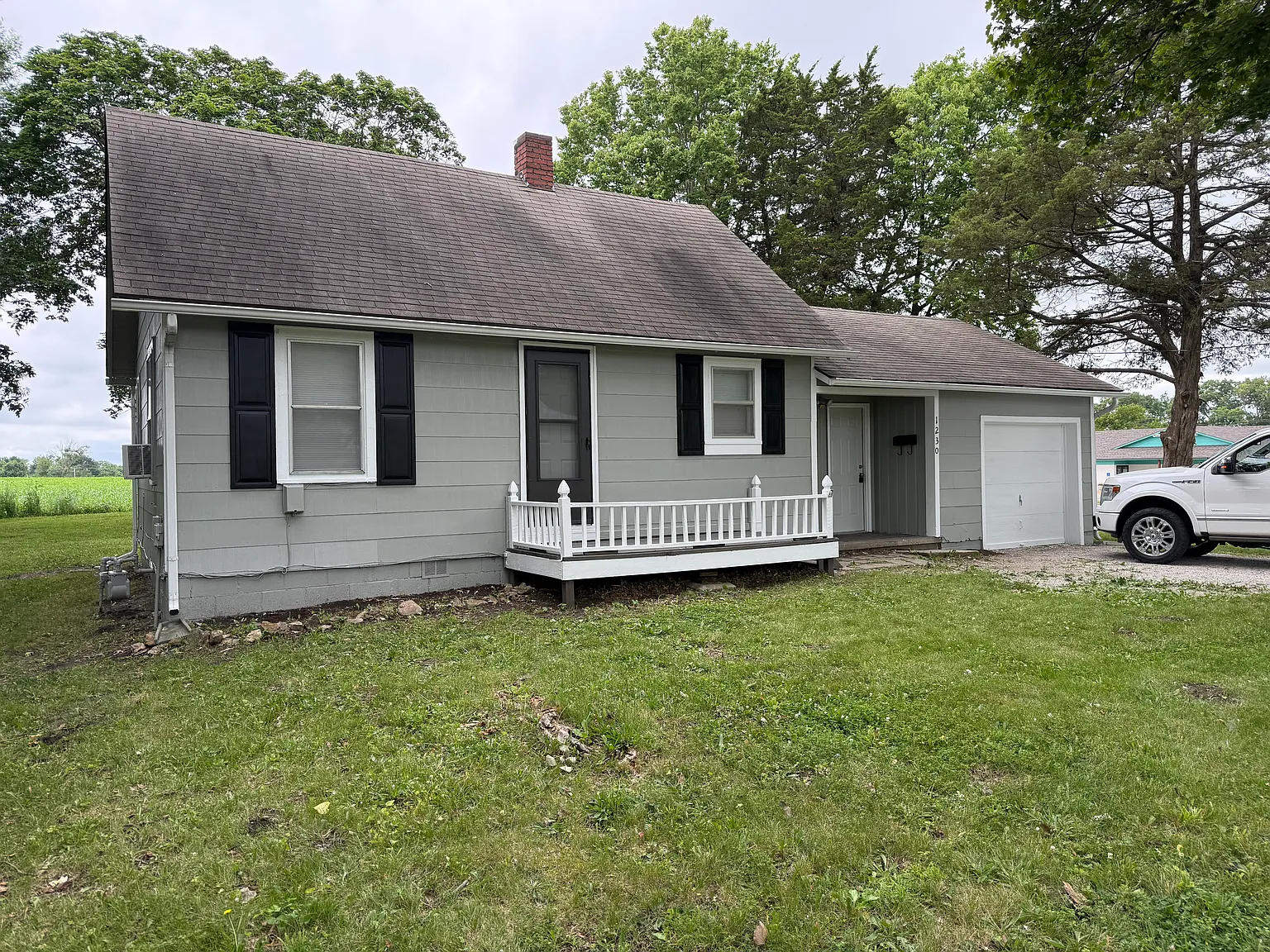2 bed, 750 sqft, $900 — Photo 1