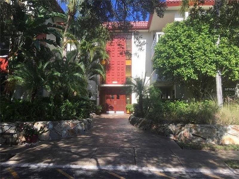 1st image of 1012 Pearce Dr Unit 203