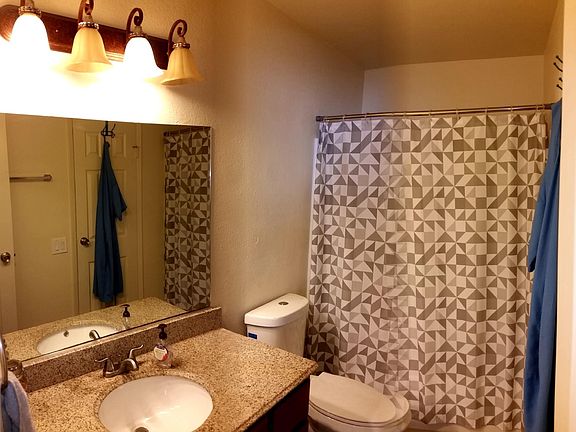 4th image of 2228 Garnet Ave APT 4