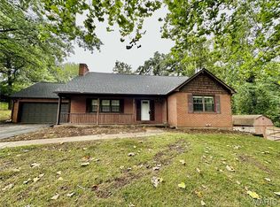 1504 Paris Dr, Godfrey, IL