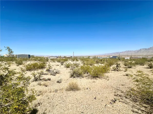 905 E Kino Ave, Meadview, AZ 86444