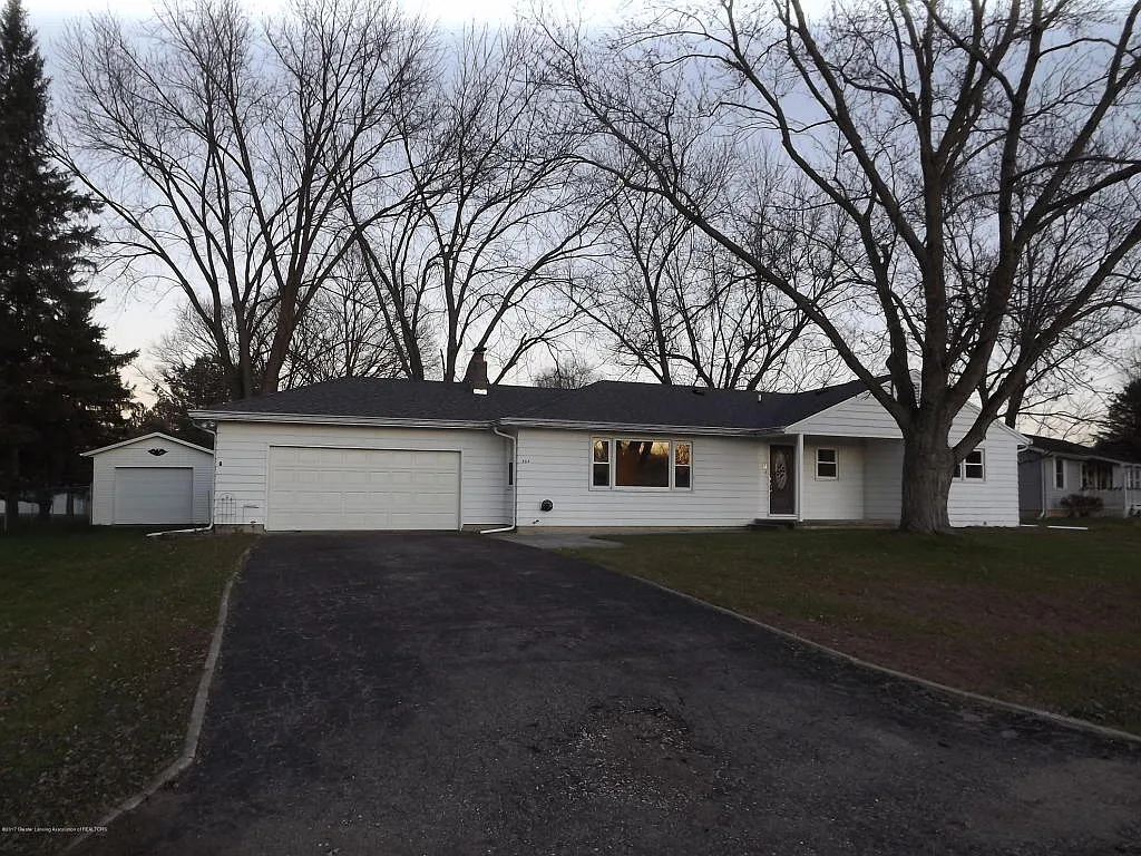 504 Chapel Dr photo 1