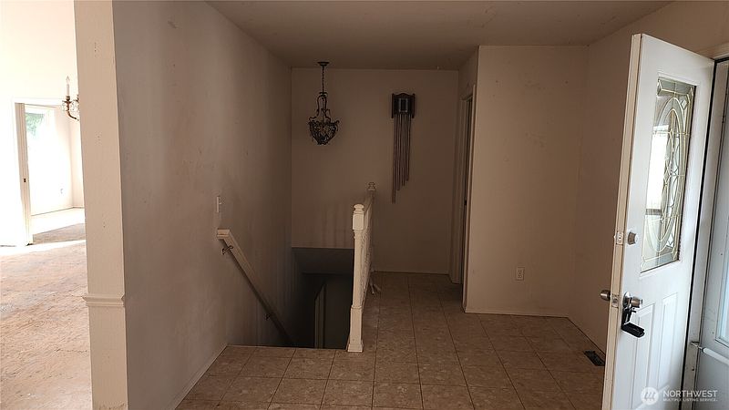 3rd image of 1492 Fox Hollow Road