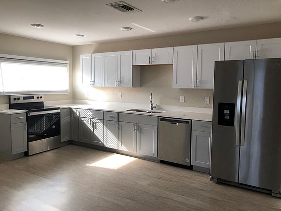 5th image of 421 E 1st Ave
