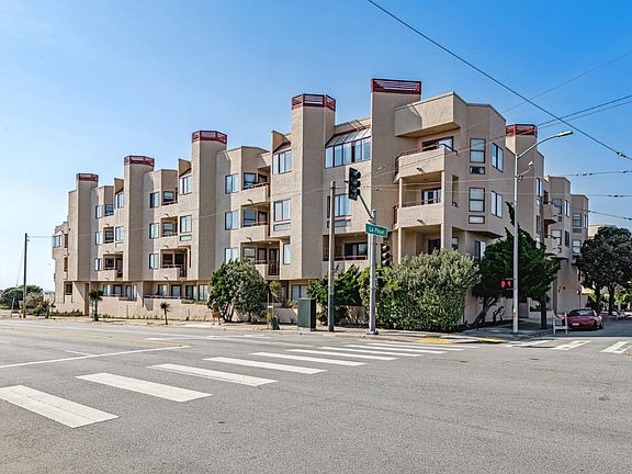 4th image of 875 La Playa St APT 283