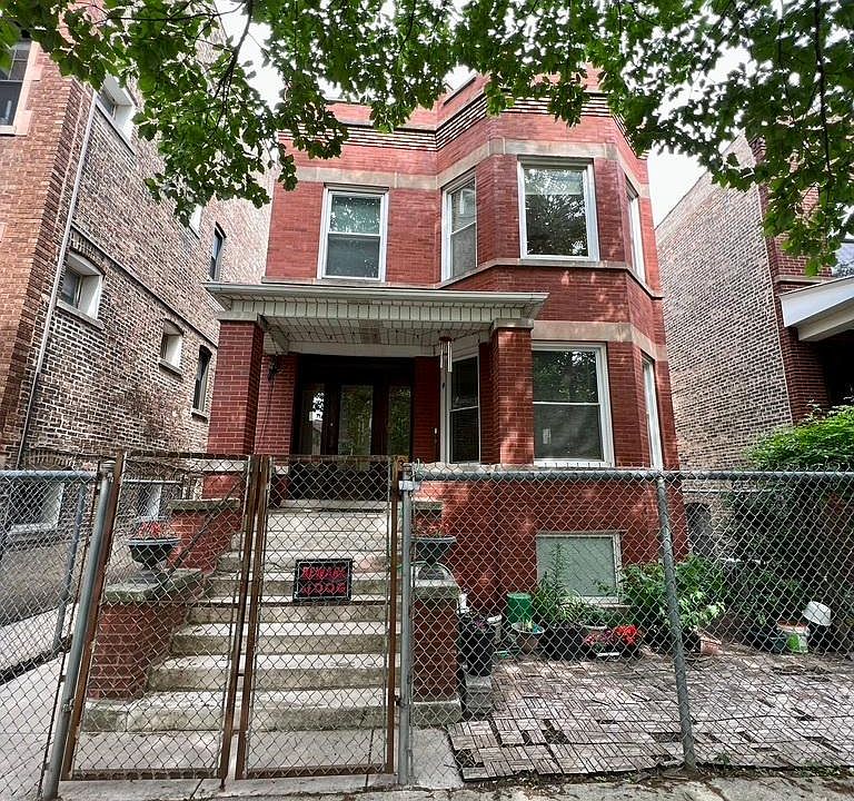 1st image of 1053 N Oakley Blvd #2